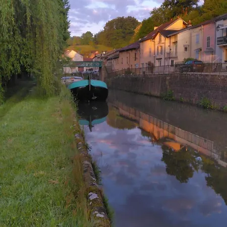 Chez Alain Casa de Férias Fontenoy-le-Château